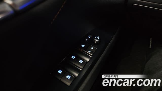 Toyota Camry 2018 — Şəkil 31/33