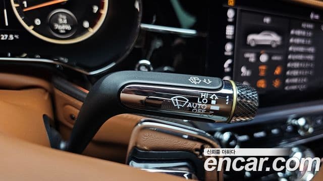Bentley Flying Spur 2021 — Şəkil 12/50