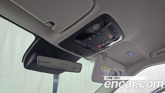 Kia Carnival 2024 — Фото 19/20
