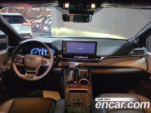 Toyota Sienna 2025 — Photo 6/19