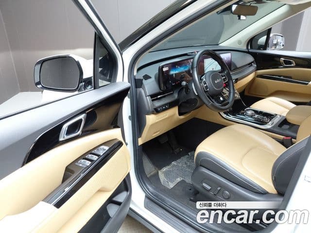 Kia Carnival 2021 — Фото 10/20