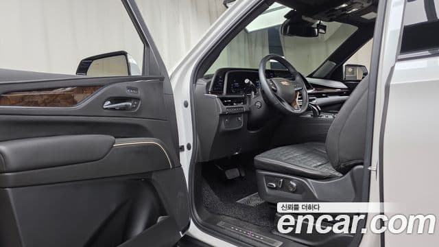 Cadillac Escalade 2021 — Photo 34/41