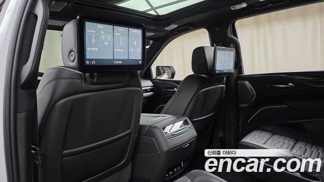 Cadillac Escalade 2021 — Photo 15/41