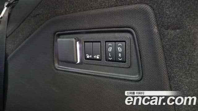 Cadillac Escalade 2021 — Photo 31/41