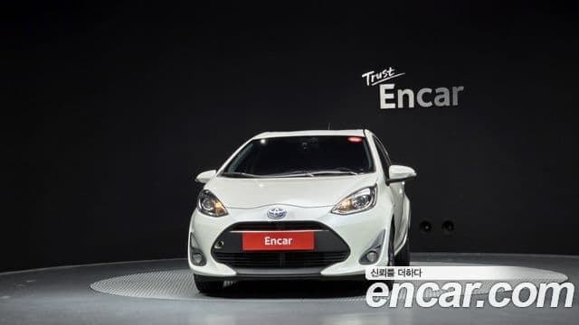 Toyota Prius C 2019 — Şəkil 21/35