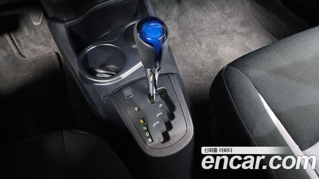 Toyota Prius C 2019 — Şəkil 29/35