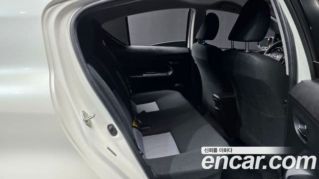 Toyota Prius C 2019 — Şəkil 3/35