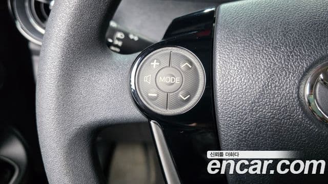 Toyota Prius C 2019 — Şəkil 17/35
