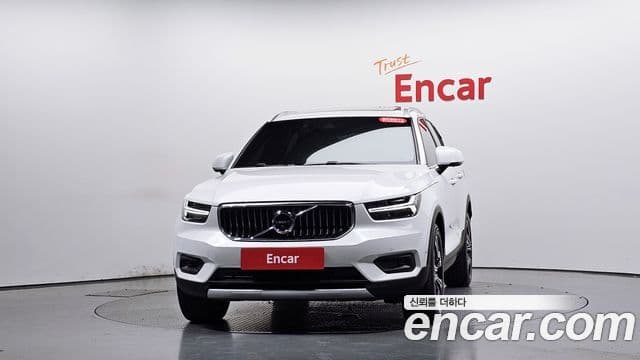Volvo XC40 2021 — Фото 3/20