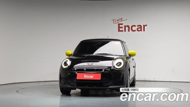 Mini Cooper Electric 2022 — ფოტო 14/31