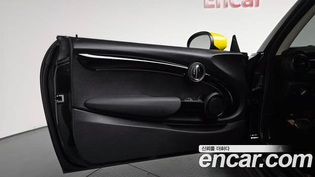 Mini Cooper Electric 2022 — ფოტო 31/31