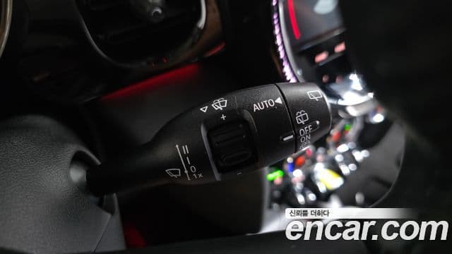 Mini Cooper Electric 2022 — ფოტო 28/31