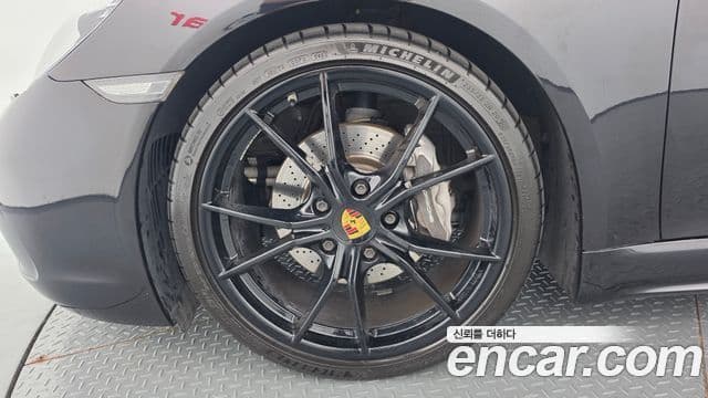 Porsche 718 Boxster 2018 — Şəkil 27/35