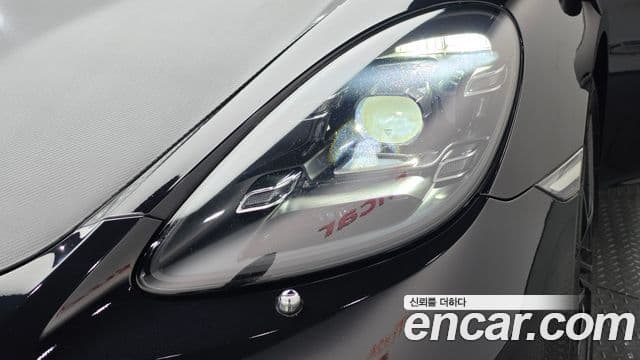 Porsche 718 Boxster 2018 — Şəkil 33/35