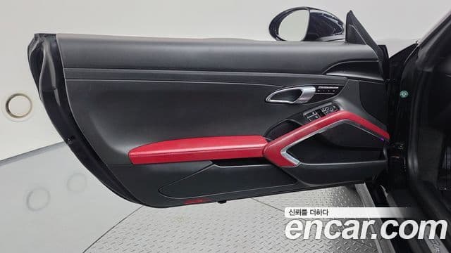 Porsche 718 Boxster 2018 — Şəkil 16/35