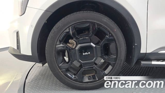 Kia Sorento 2023 — Фото 5/20