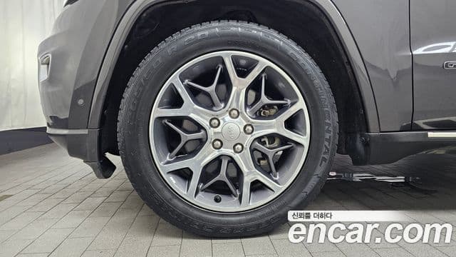 Jeep Grand Cherokee 2021 — Şəkil 12/20