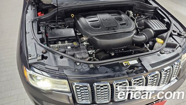 Jeep Grand Cherokee 2021 — Şəkil 11/20