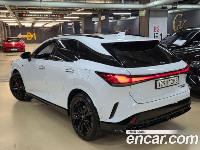 Lexus RX500h 2025 — Photo 7/20