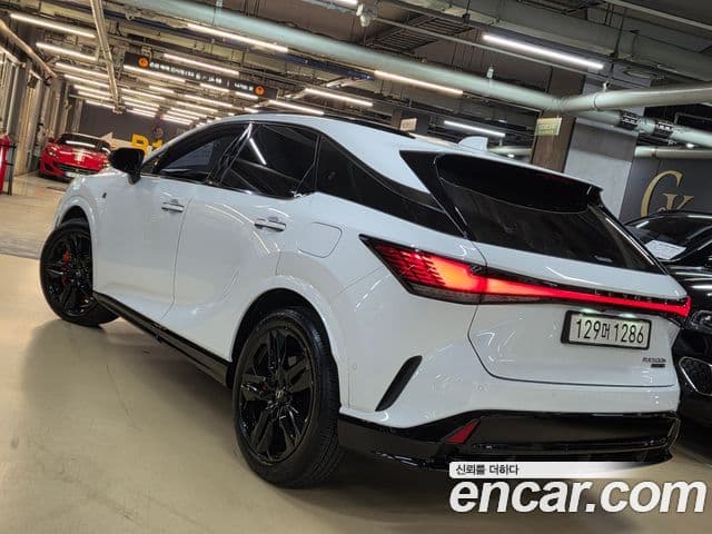 Lexus RX500h 2025 — Photo 17/20
