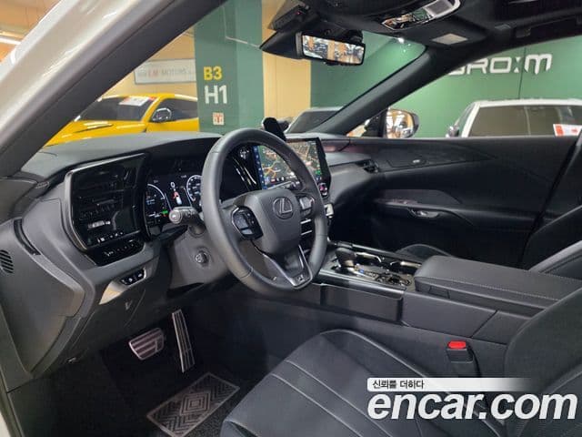 Lexus RX500h 2025 — Photo 2/20