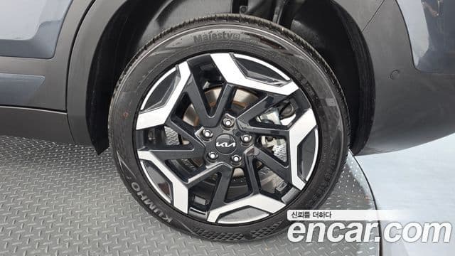 Kia Seltos 2025 — ფოტო 19/32