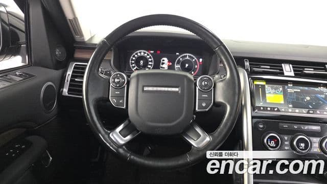 Land Rover Discovery 5 2018 — Şəkil 6/20