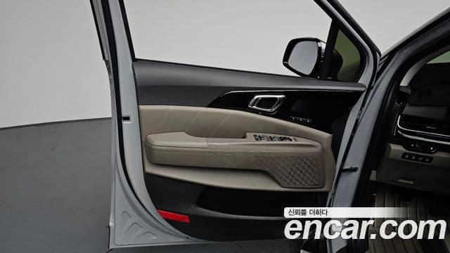 Kia Carnival 2025 — Photo 33/40