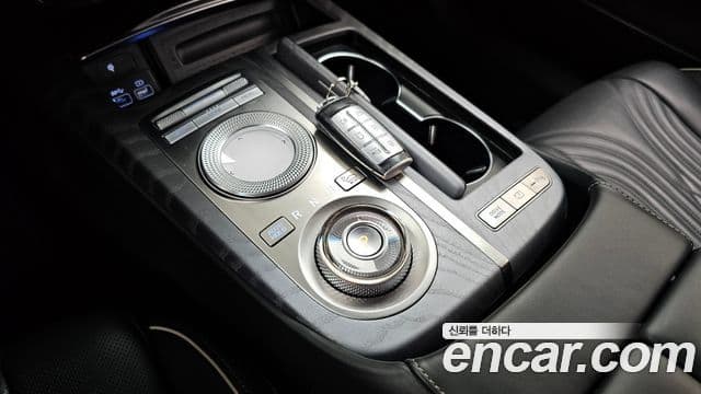 Genesis Electrified G80 2020 — ფოტო 8/20