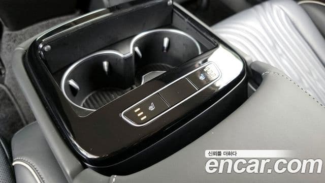 Genesis Electrified G80 2020 — ფოტო 18/20