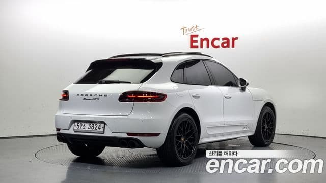 Porsche Macan 2018 — Şəkil 2/20