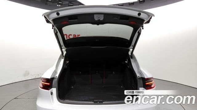 Porsche Macan 2018 — фото 20 из 20