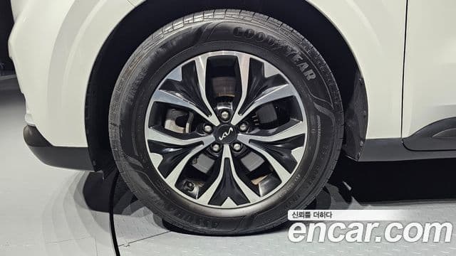 Kia Carnival 2023 — фото 5 из 20