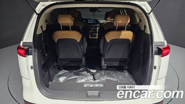 Kia Carnival 2023 — фото 20 из 20