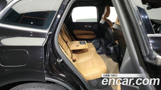 Volvo XC60 2020 — Photo 14/20