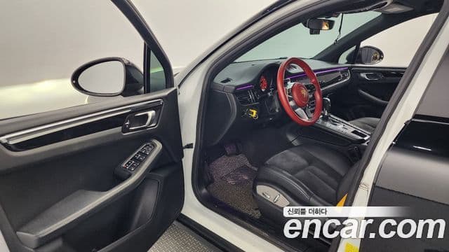 Porsche Macan 2019 — фото 10 из 20