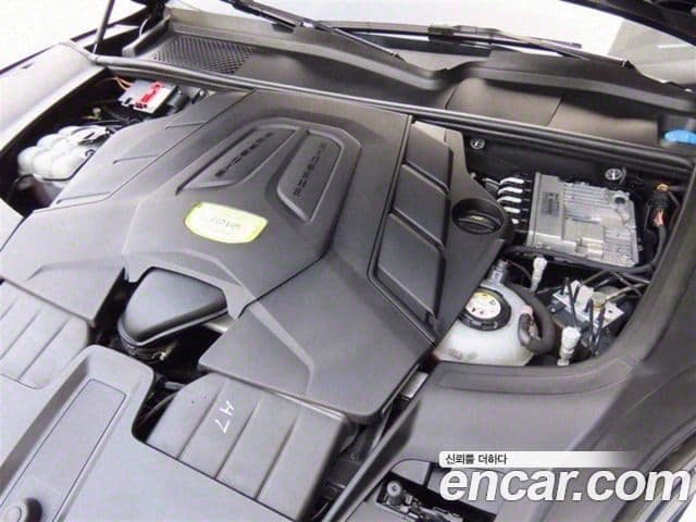 Porsche Cayenne 2021 — Photo 16/20