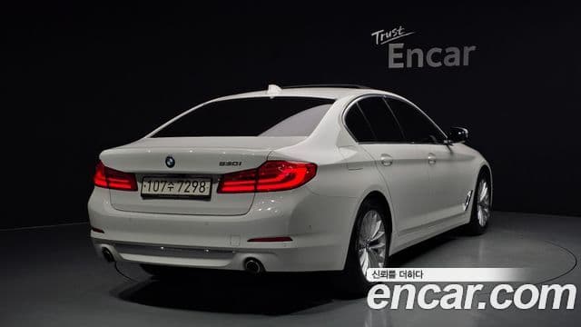 BMW 5 Series 2019 — Şəkil 2/20