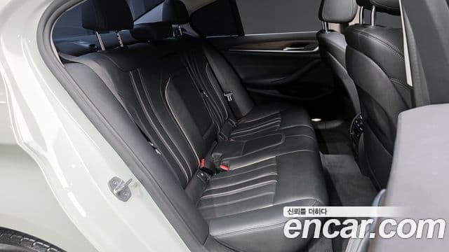 BMW 5 Series 2019 — Şəkil 12/20