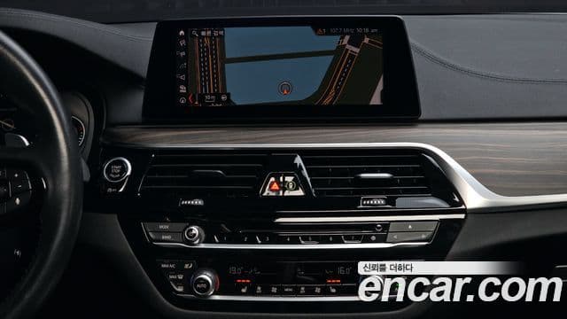 BMW 5 Series 2019 — Şəkil 14/20