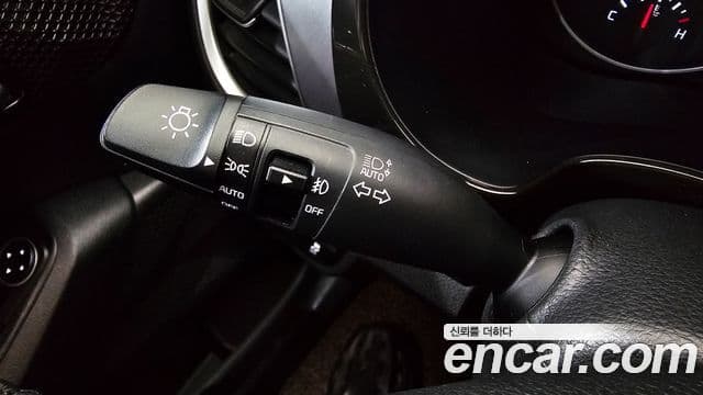 Kia Seltos 2020 — ფოტო 17/20
