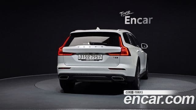 Volvo V60 Cross Country 2020 — Şəkil 4/20