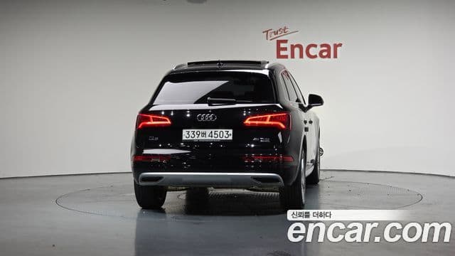Audi Q5 2020 — ფოტო 4/20
