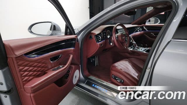 Bentley Flying Spur 2020 — ფოტო 10/20