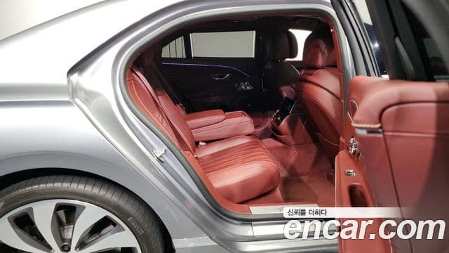 Bentley Flying Spur 2020 — ფოტო 12/20