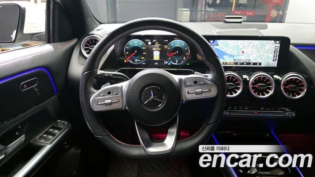 Mercedes-Benz GLA-Class 2022 — Photo 9/20