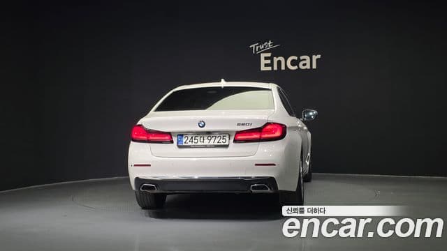BMW 5 Series 2021 — ფოტო 4/20