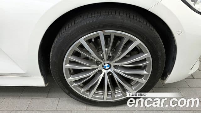 BMW 3 Series 2020 — ფოტო 5/20