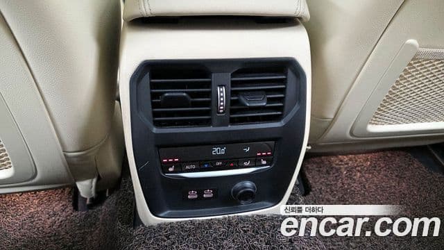 BMW 3 Series 2020 — ფოტო 18/20
