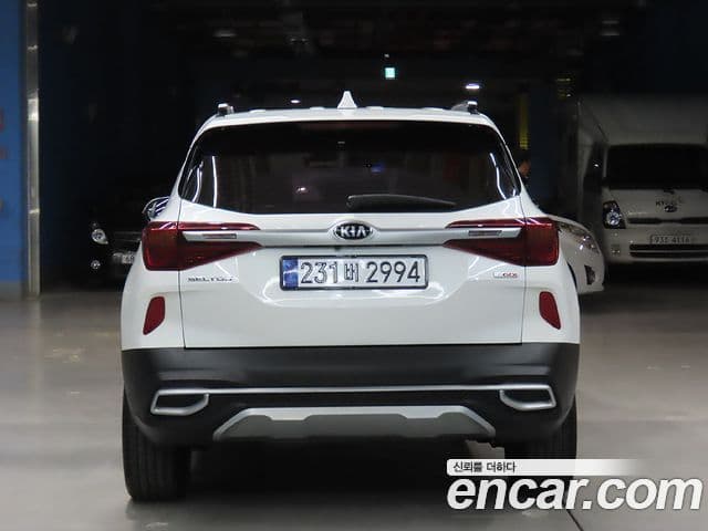 Kia Seltos 2021 — ფოტო 3/20